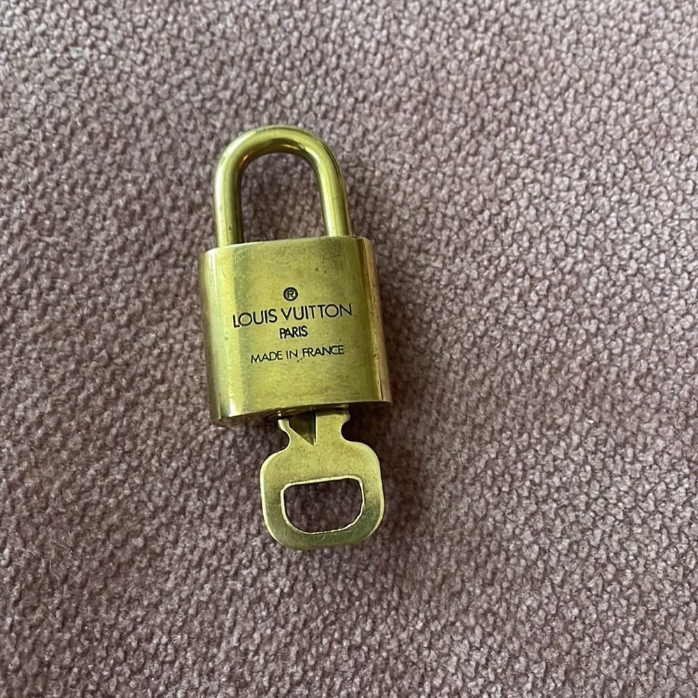 Authentic Louis Vuitton Vintage Padlock Lock & Key Set Brass With Key #312 - Picture 3 of 6